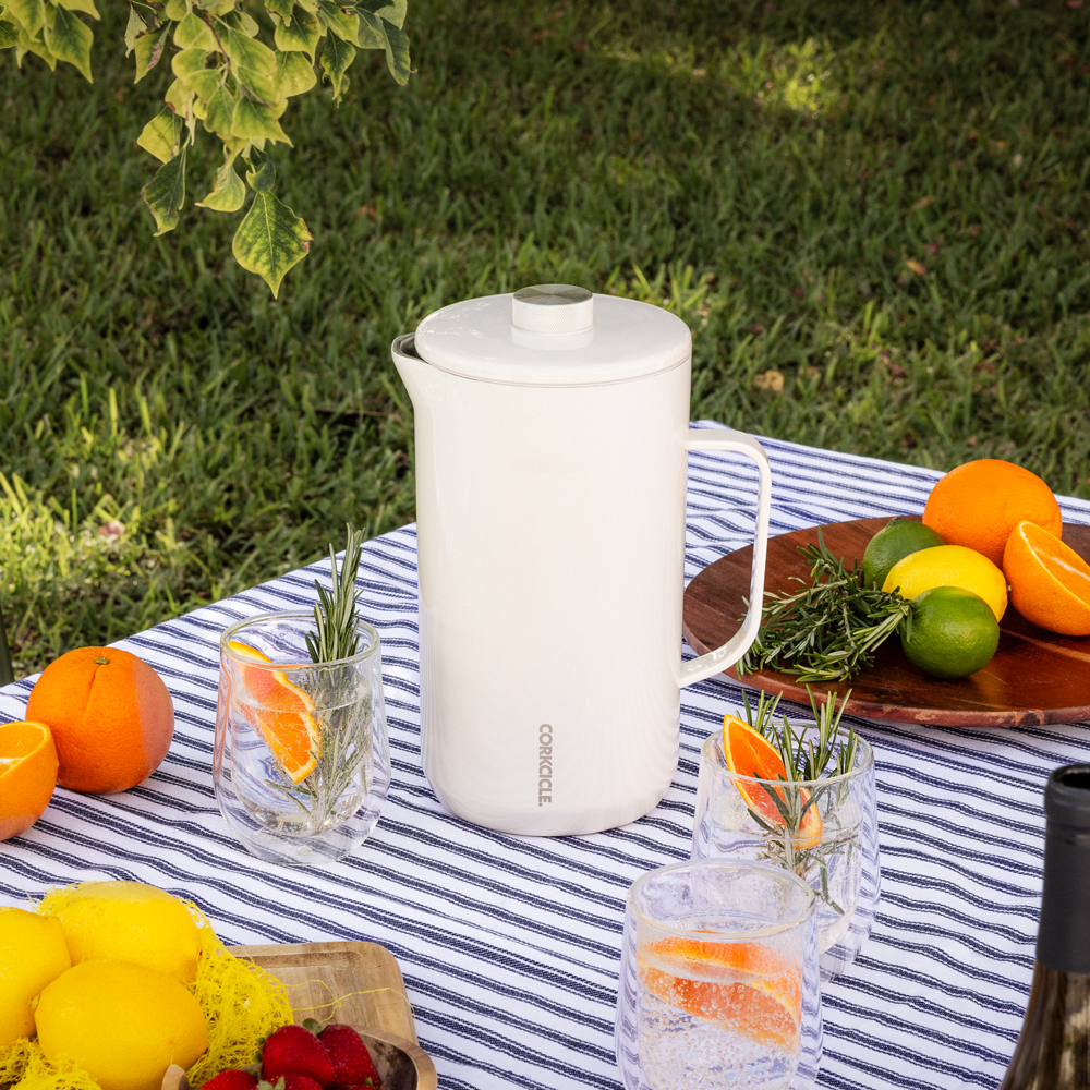 pitcher-v4 OatmilkPitcher_Lifestyle.png